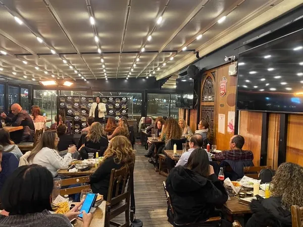 הלנה מטוטי - מרצה ומנחה